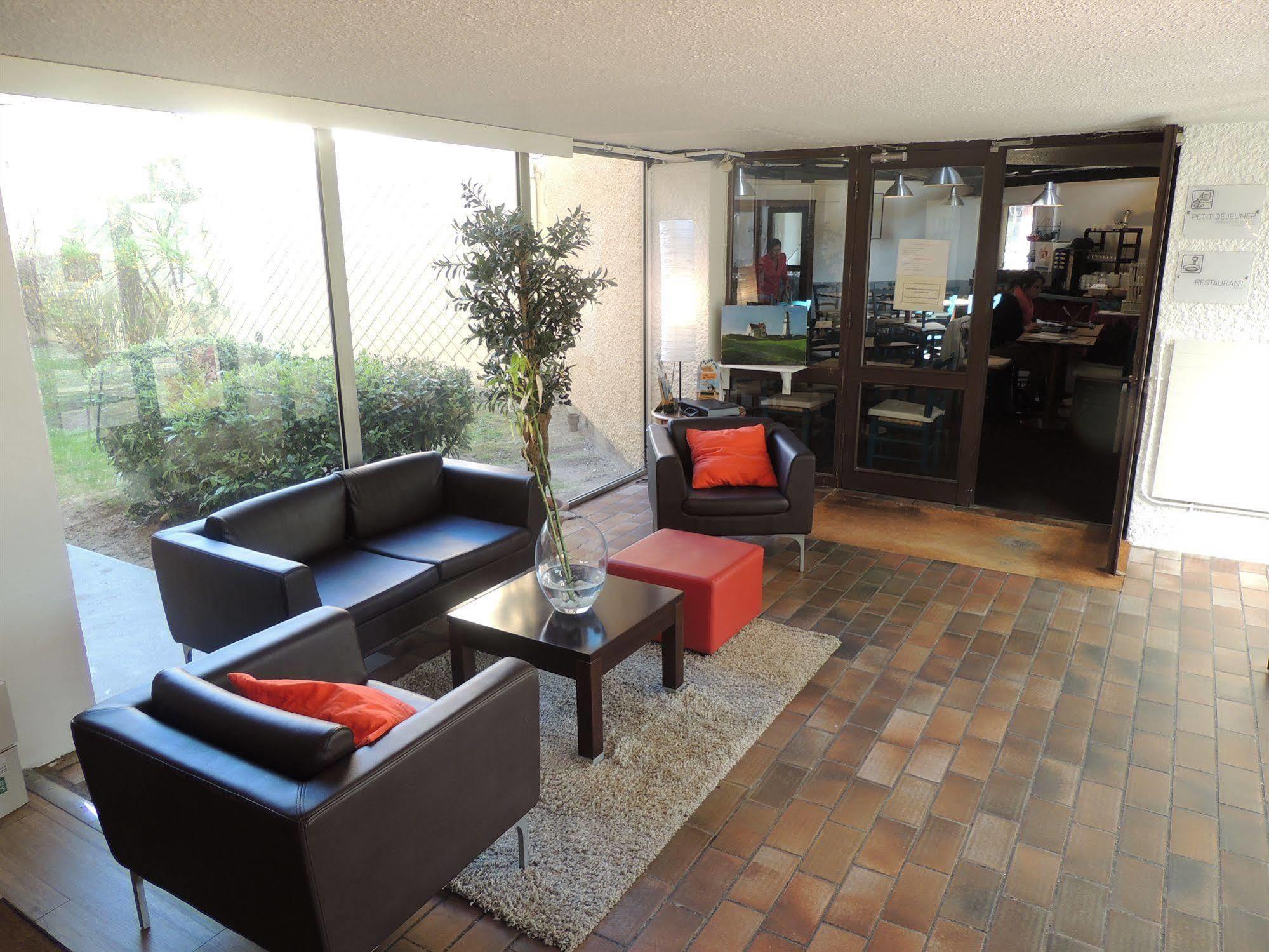 Ibis Budget Saint-Ouen-L'Aumone Exterior photo
